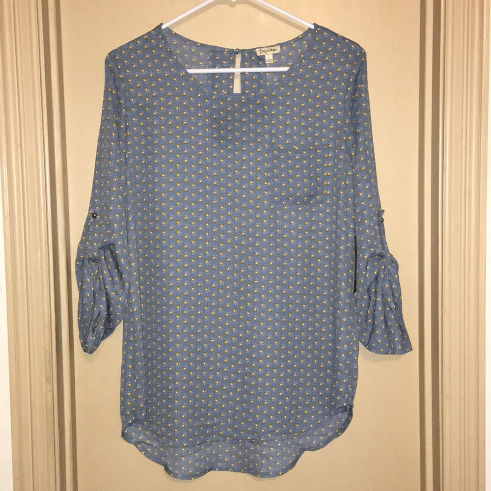 Blue blouse with small front left breast pocket